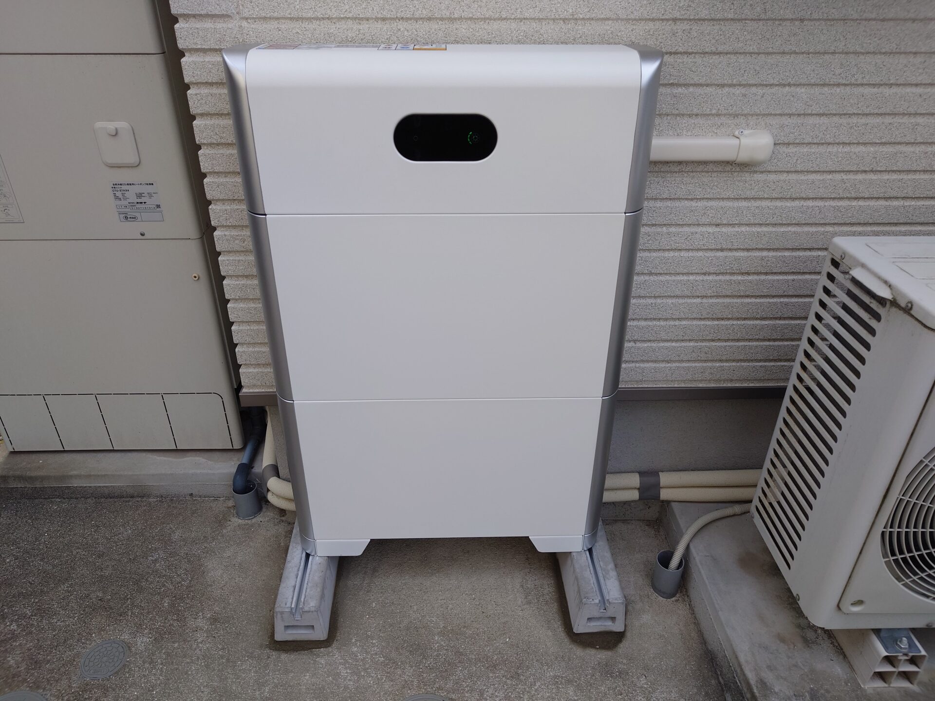 蓄電池本体設置　10Kwh